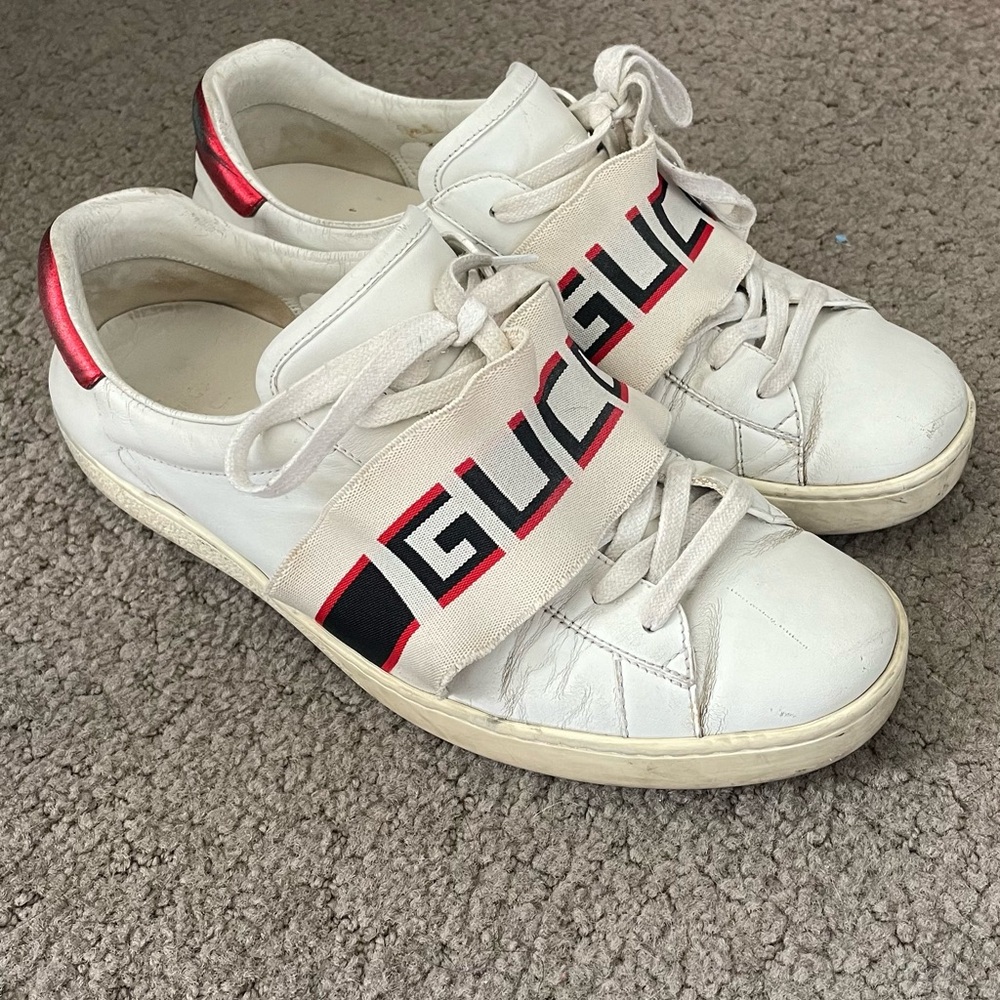 Gucci Cream Sneakers with Red Logo Strap